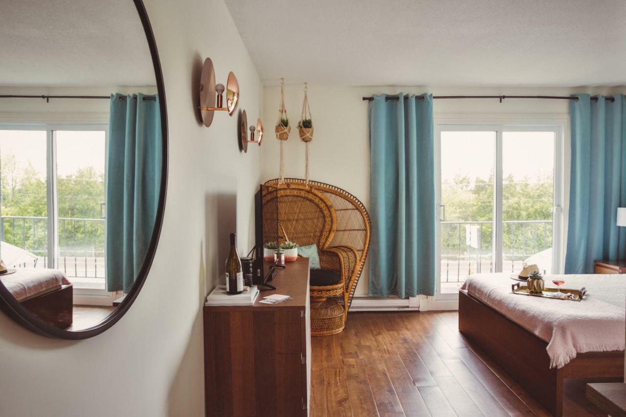 The June Motel, Prince Edward County Пиктън Екстериор снимка