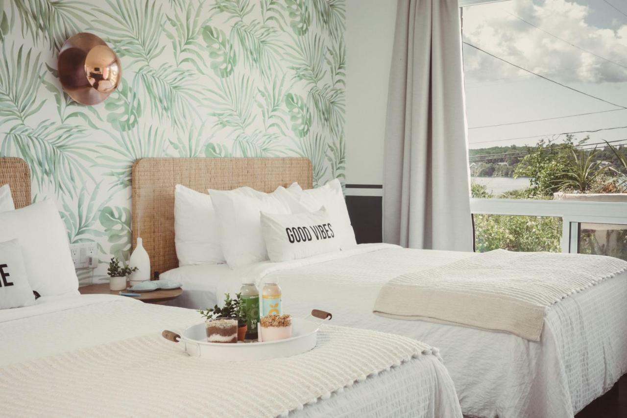 The June Motel, Prince Edward County Пиктън Екстериор снимка